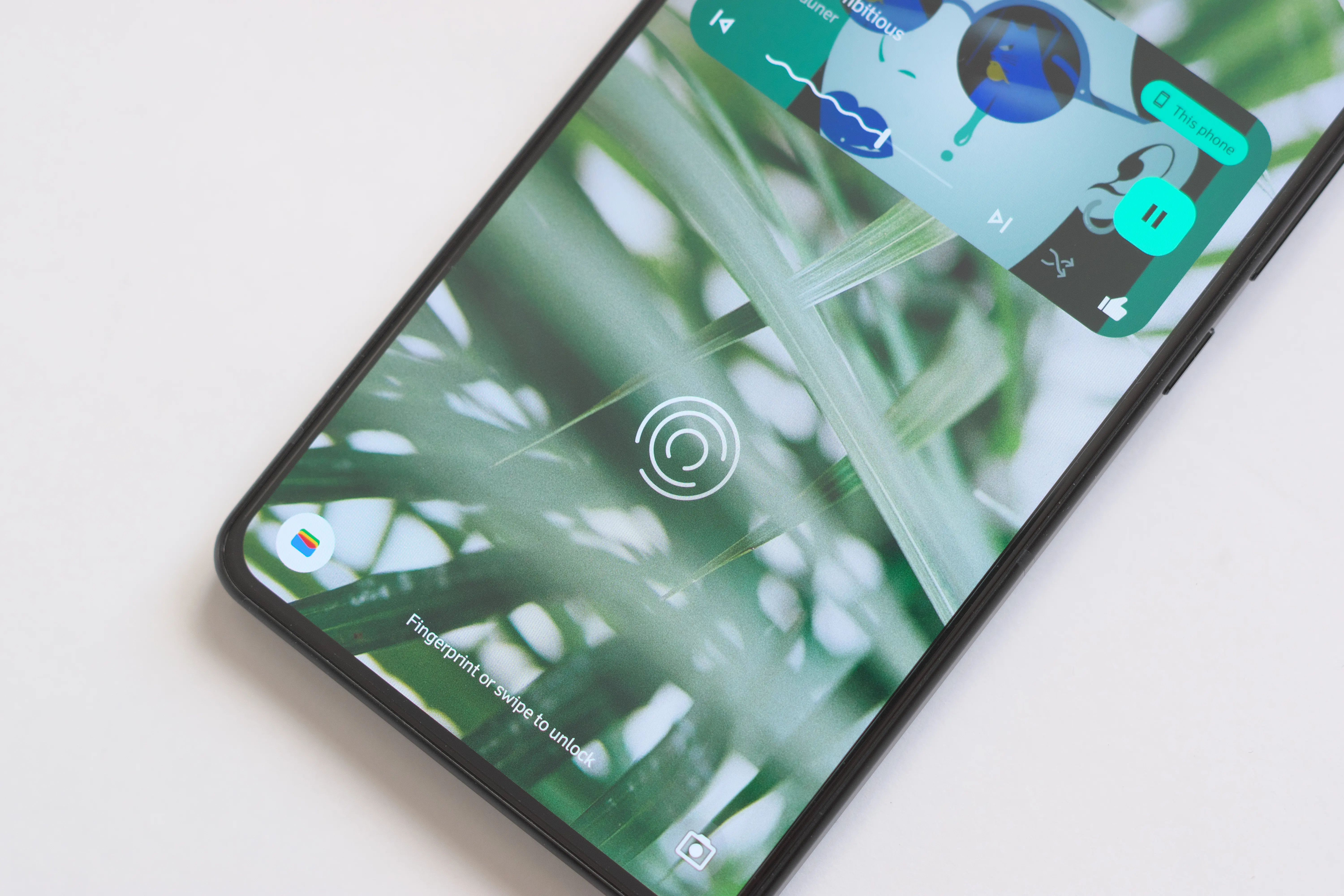 Zenfoneの指紋認証センサー部分に拡大した写真